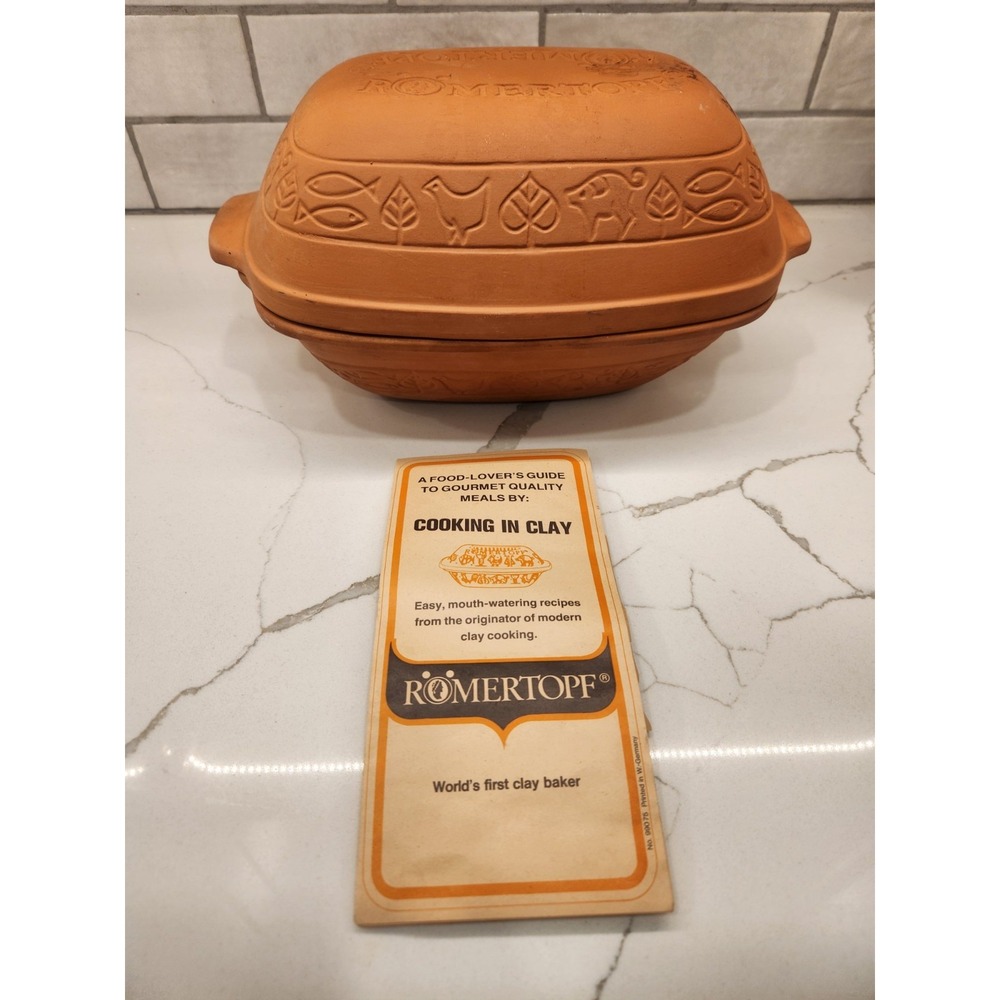 Romertopf Terra Cotta Clay Baker Pot and Lid #110 Made In Germany With Recipes
